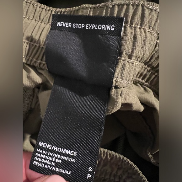 The North Face FlashDry XD 7" Inseam Wander Shorts Size Small Forest Olive EUC - Picture 14 of 14